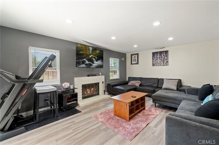 Property Photo:  4842 Village Green Way  CA 92407 