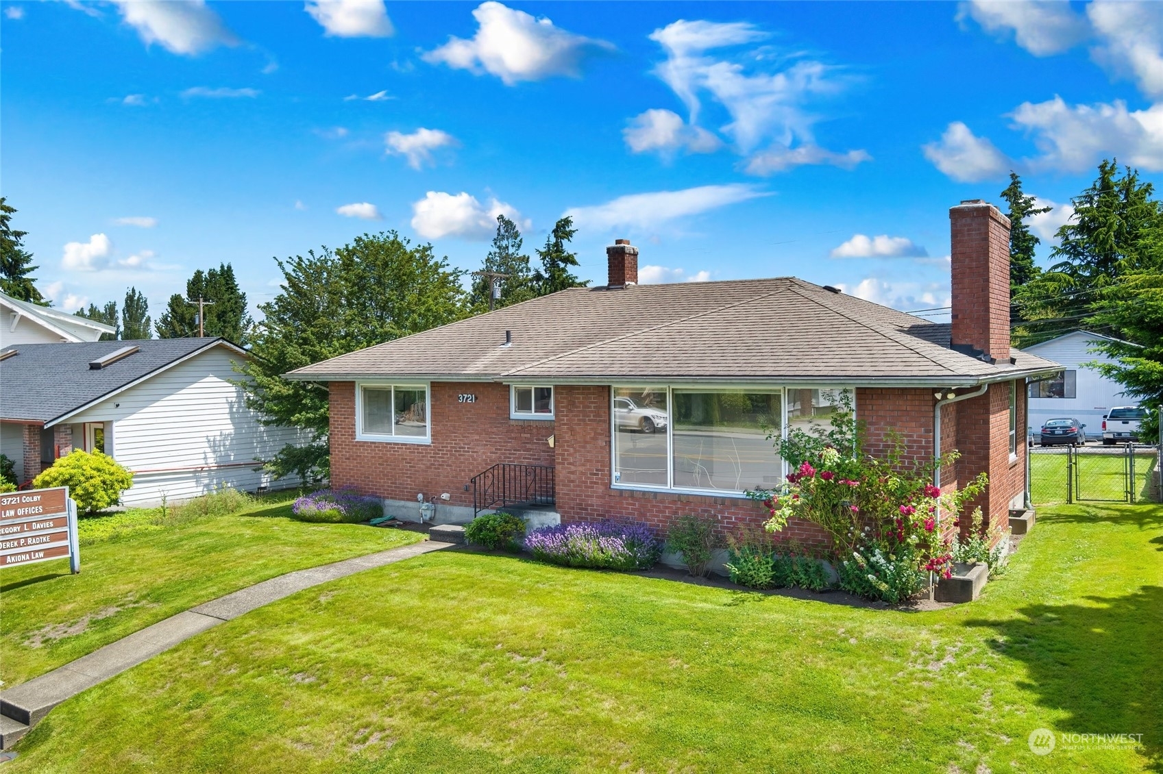 Property Photo:  3721 Colby Avenue  WA 98201 