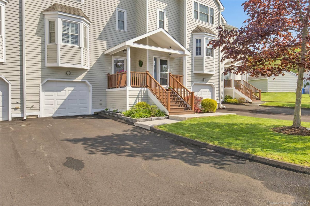 Property Photo:  19 Saint Andrews Circle 2  CT 06492 