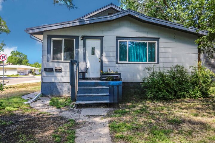 Property Photo:  803 N Lloyd St  SD 57401 