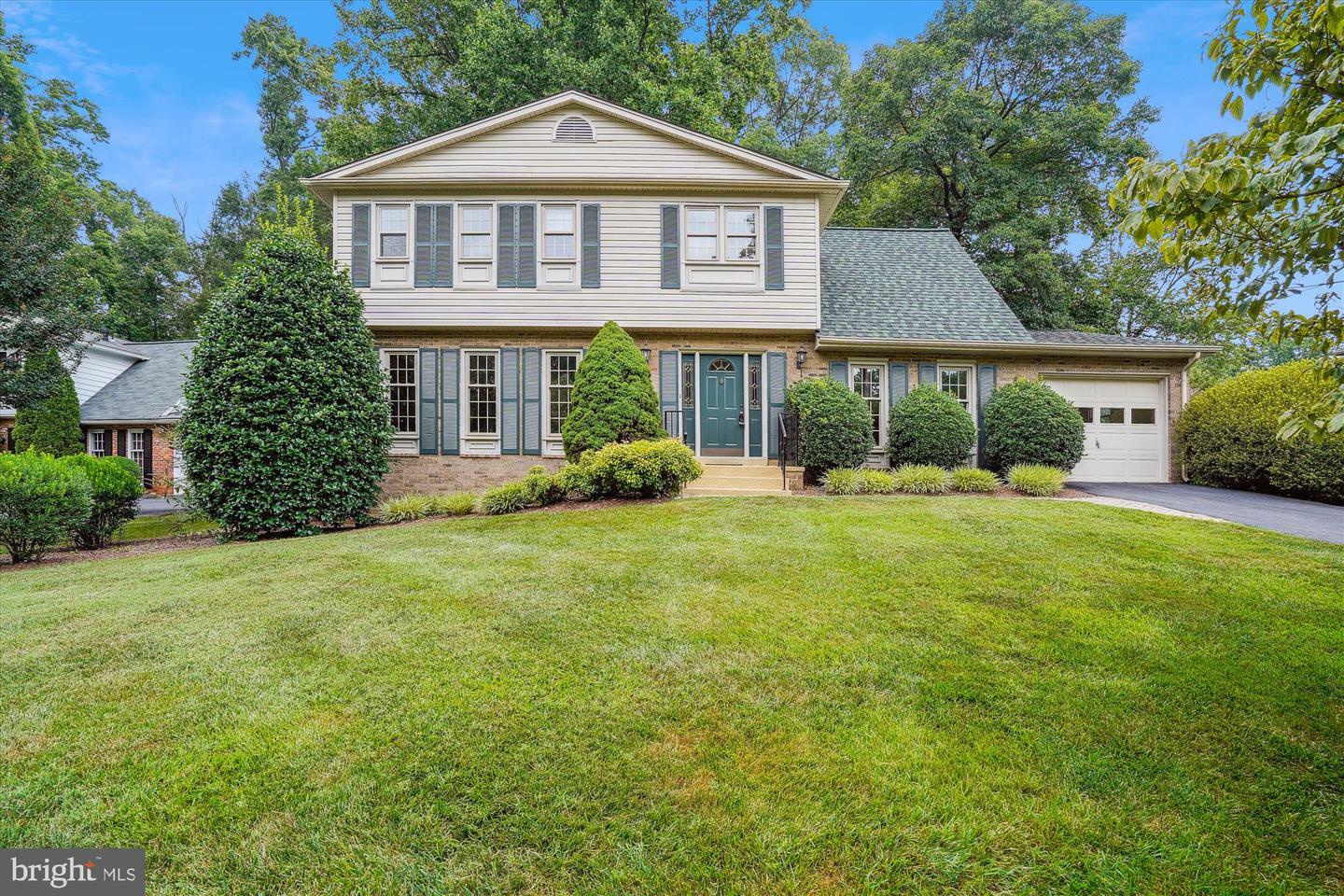 Property Photo:  4905 Asquith Court  VA 22032 