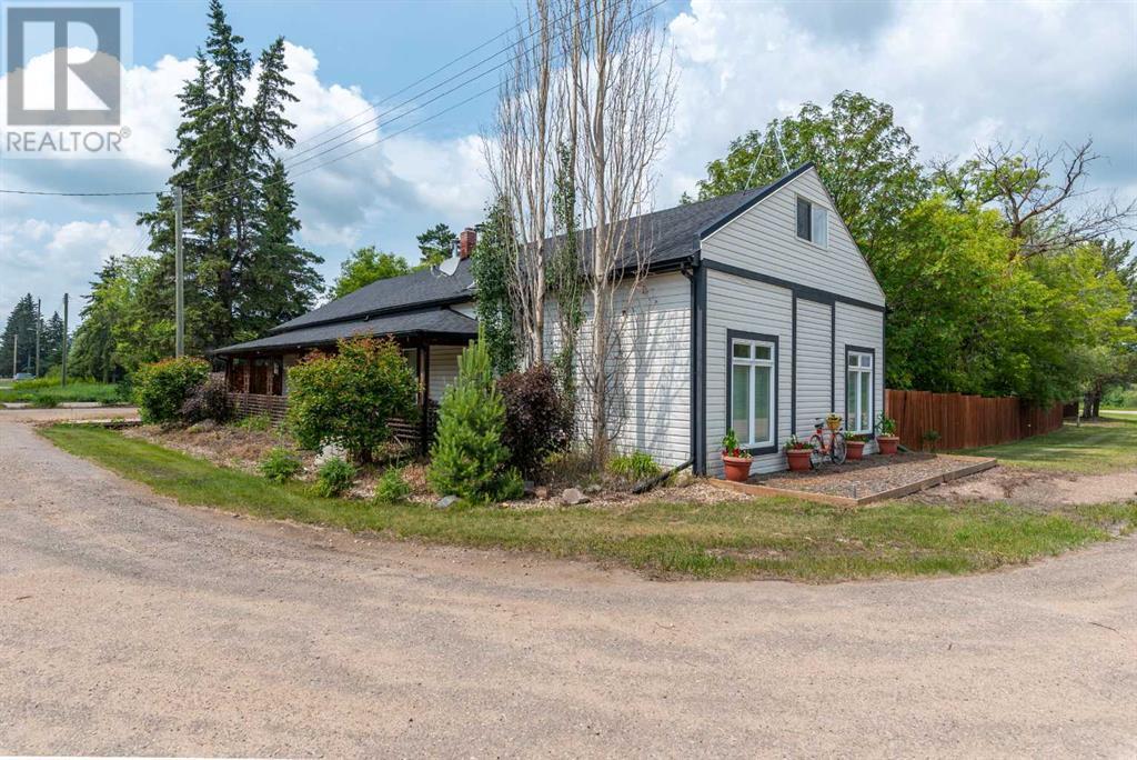 Property Photo: 5010 50 Avenue AB T0B 4G0