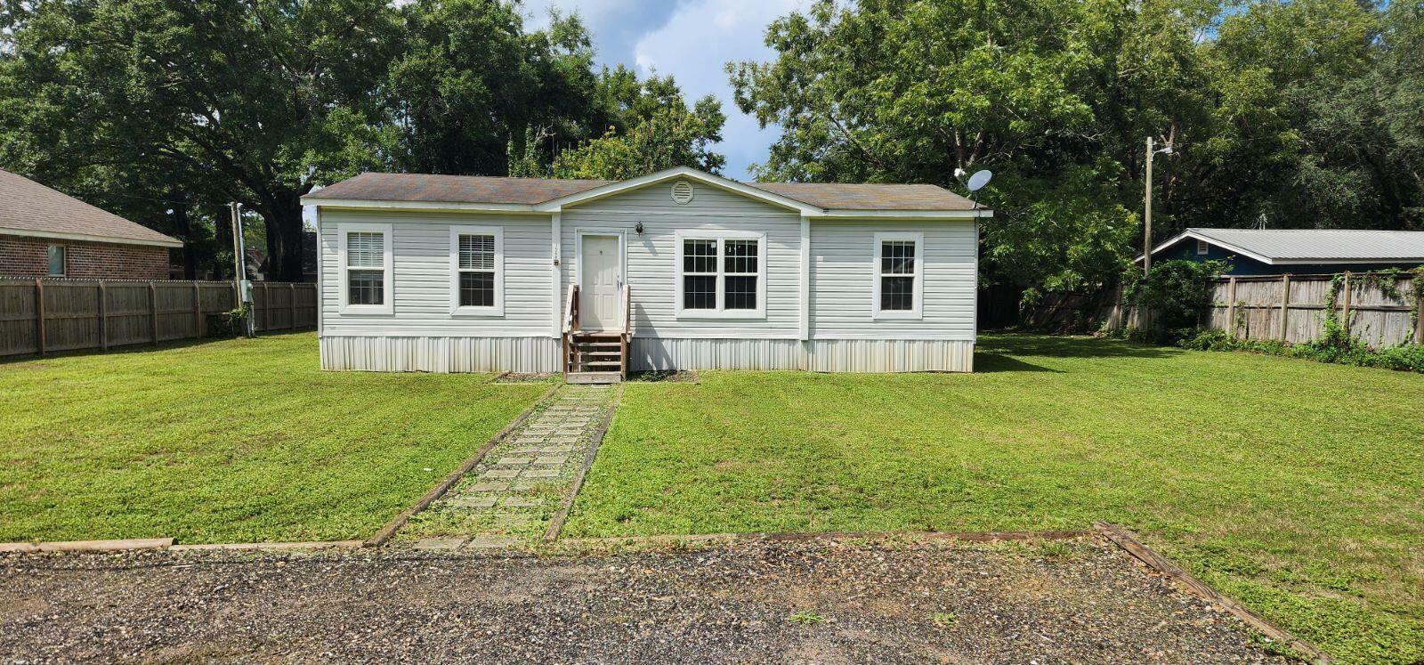 Property Photo:  1564 Hickory Street  FL 32578 