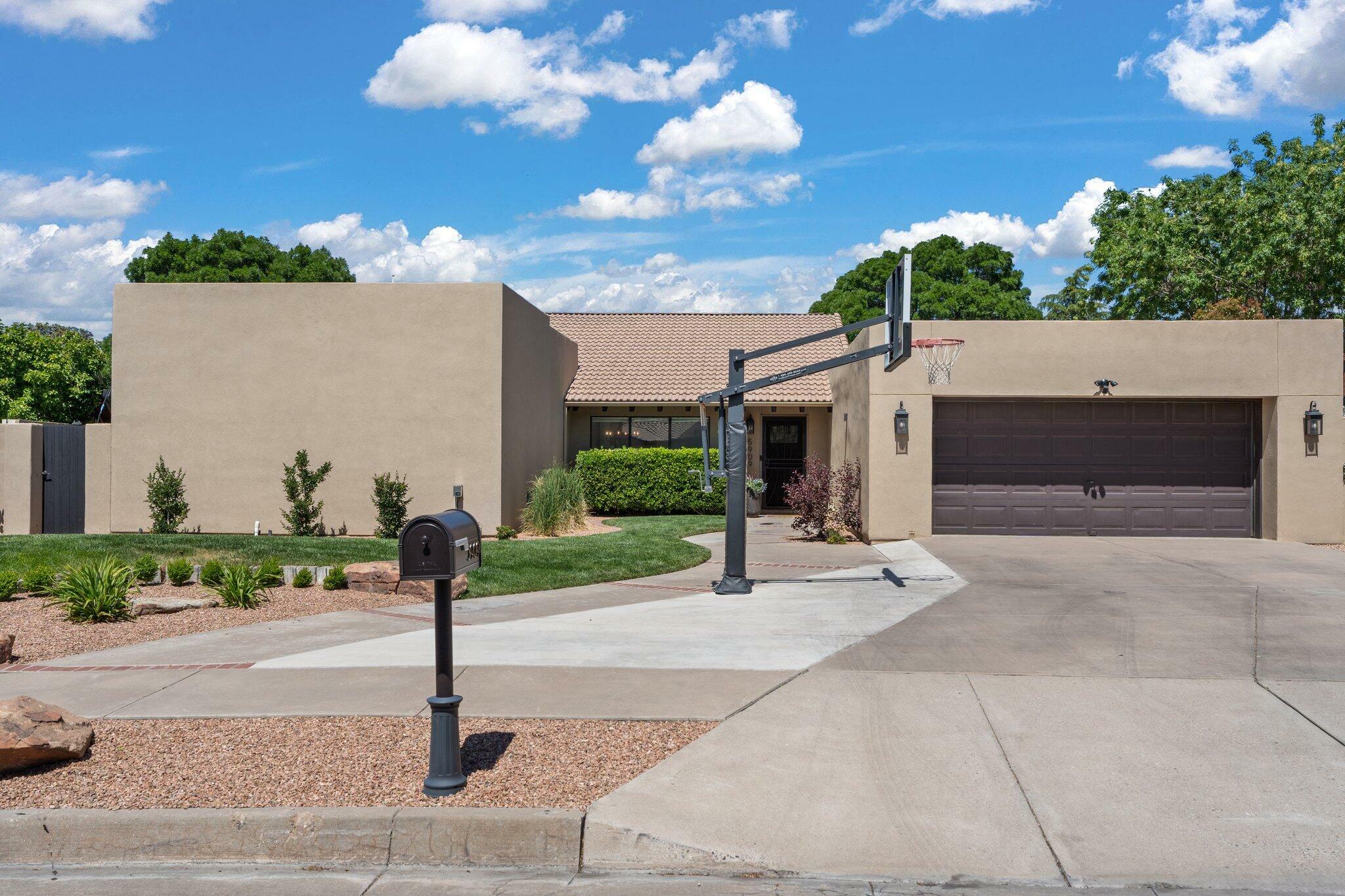 Property Photo:  5909 Mimosa Place NE  NM 87111 