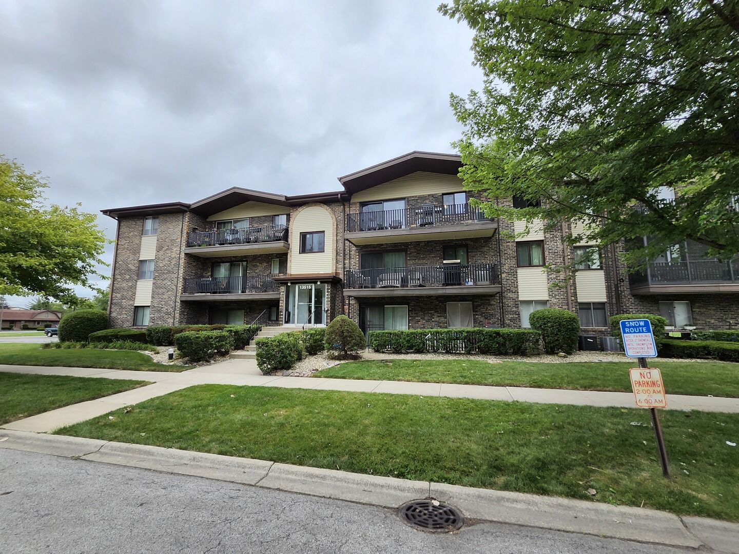 Property Photo: 13515 S Leclaire Avenue 55 IL 60418