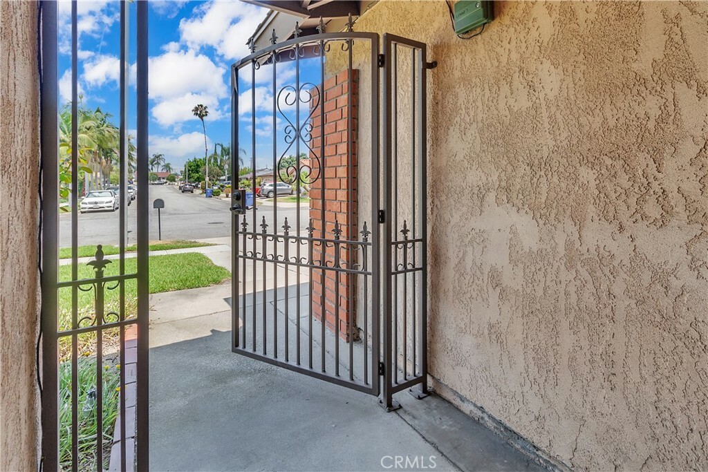 Property Photo:  9476 Pico Vista Rd  CA 90240 