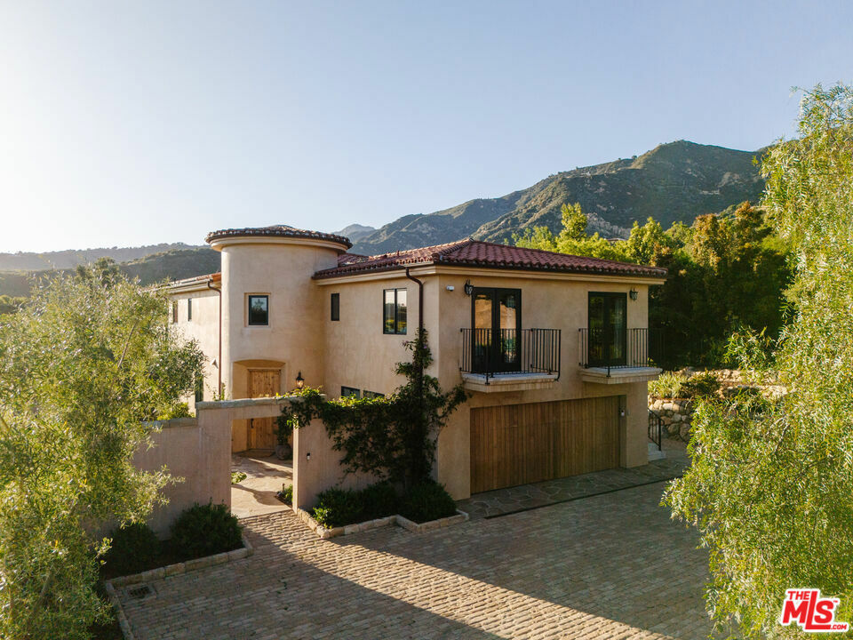 Property Photo:  935 Coyote Road  CA 93108 