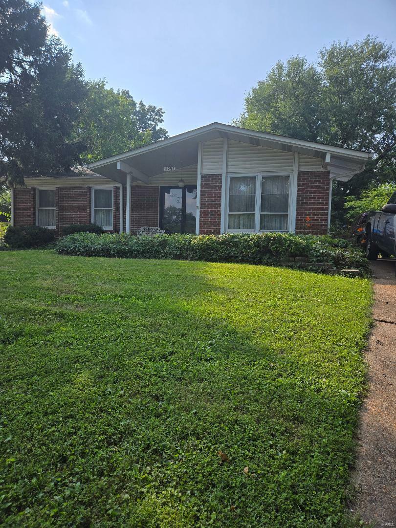 2295 Woodgrass Drive  St Louis MO 63114 photo