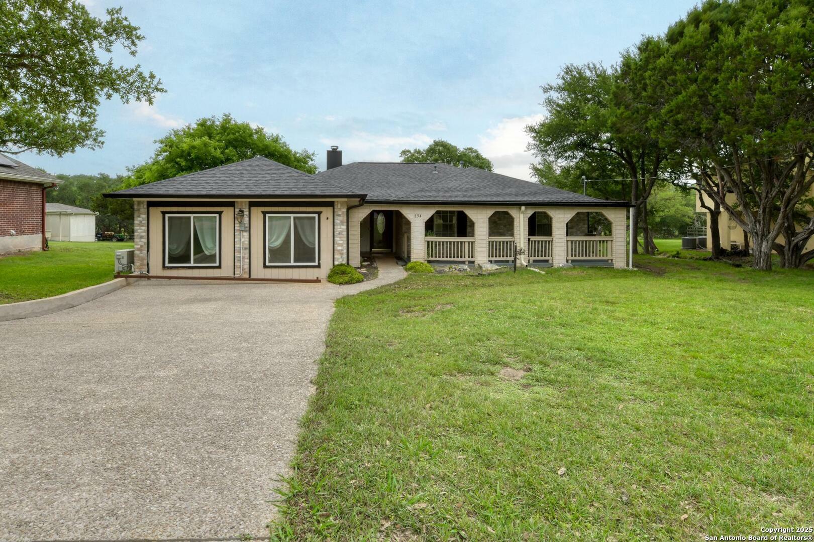 Property Photo: 634 Spacious Sky TX 78260