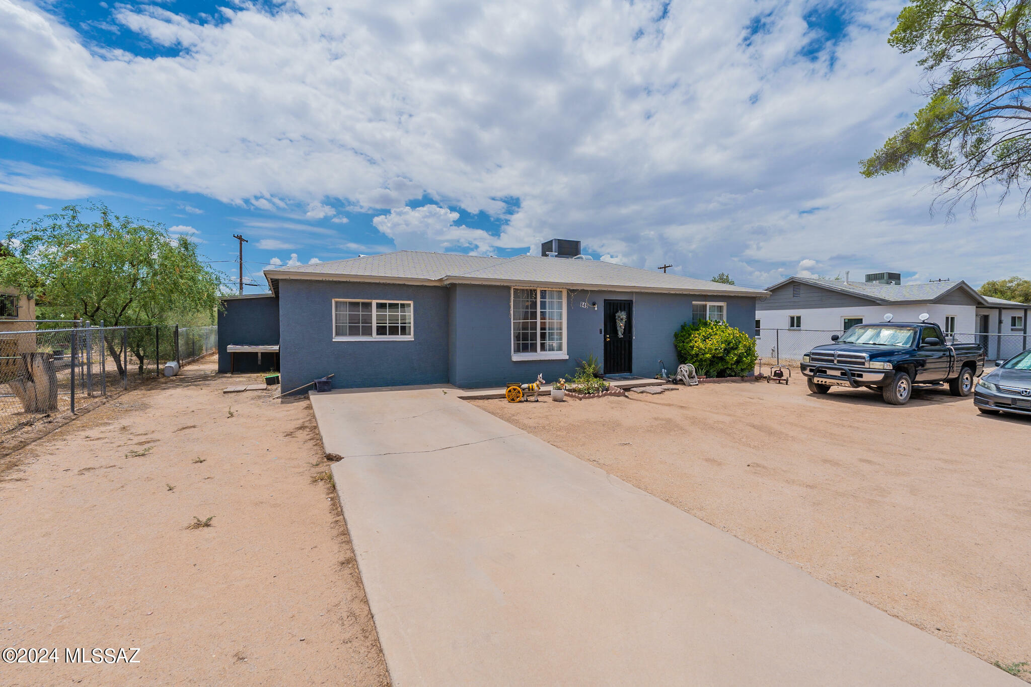 Property Photo:  849 W Mossman Street  AZ 85706 