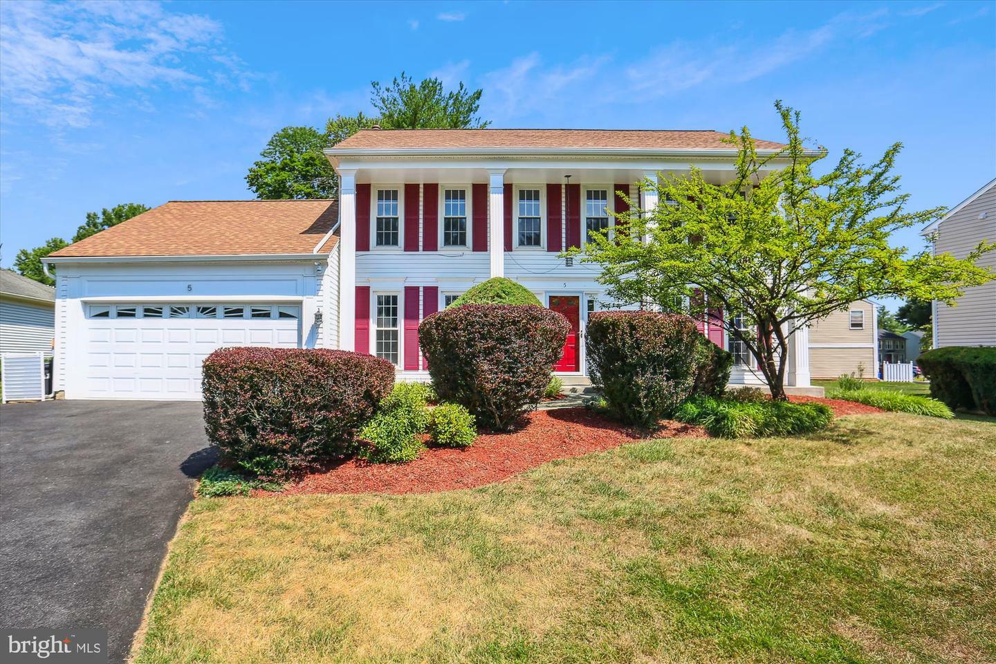 Property Photo:  5 Founders Mill Court  MD 20855 