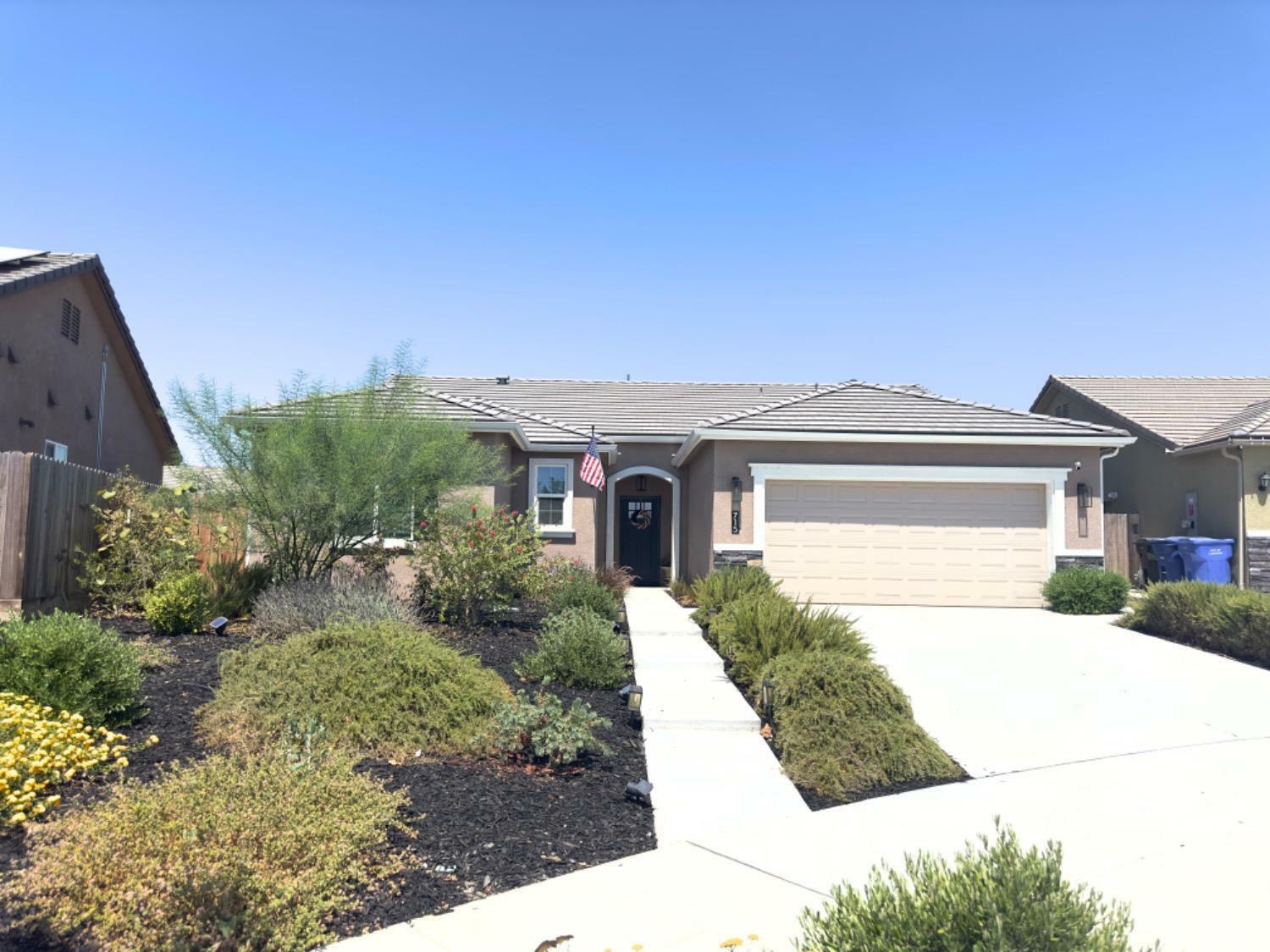 Property Photo:  715 Lazo Court  CA 93245 