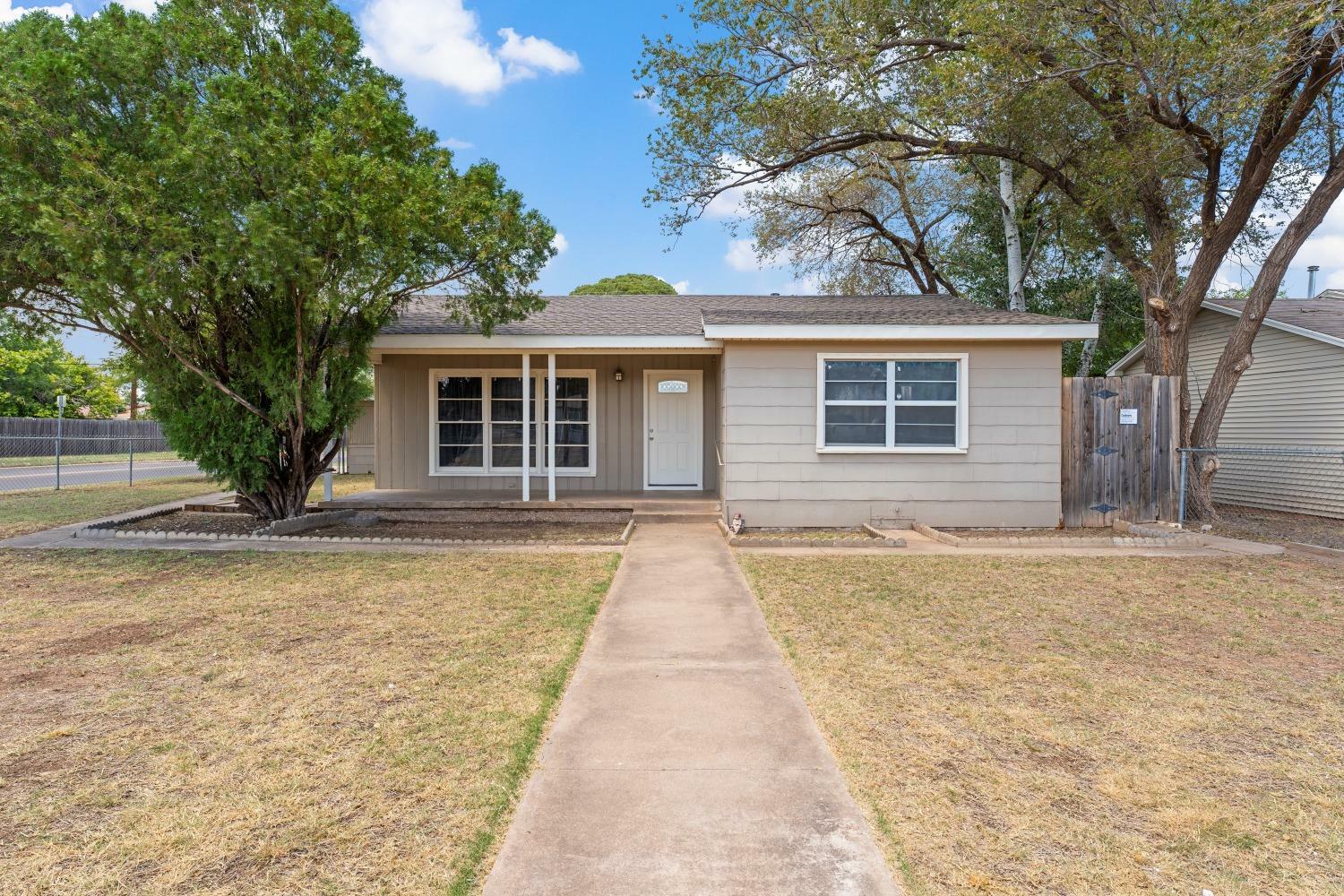 Property Photo:  2620 38th Street  TX 79413 