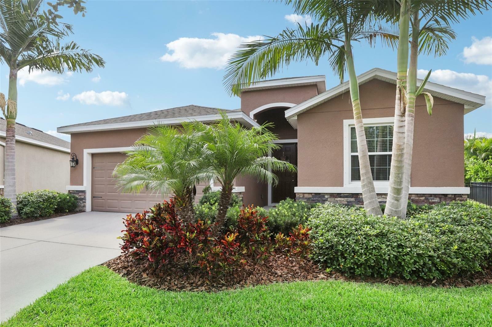 Property Photo:  7523 Lantern Park Avenue  FL 33572 