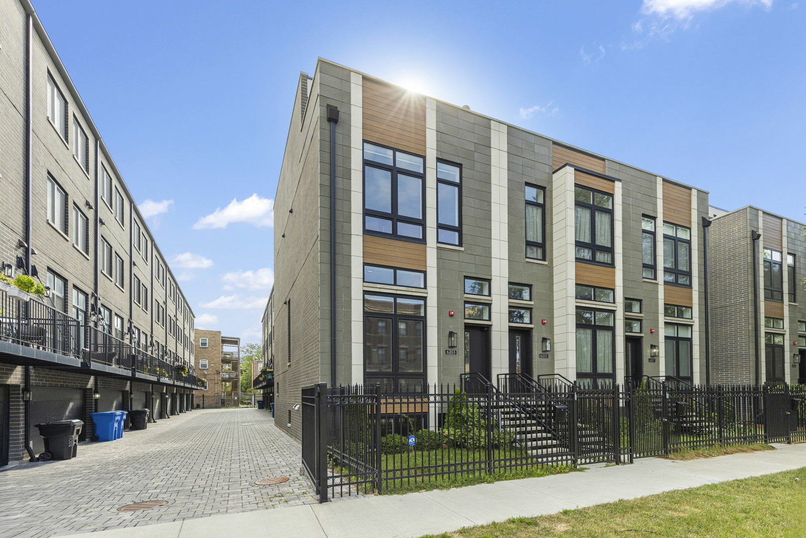 Property Photo: 6203 S Ellis Avenue IL 60637