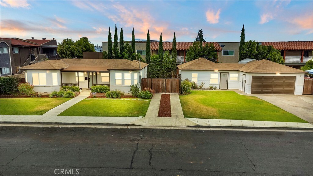 Property Photo:  7552 11th Street  CA 90621 