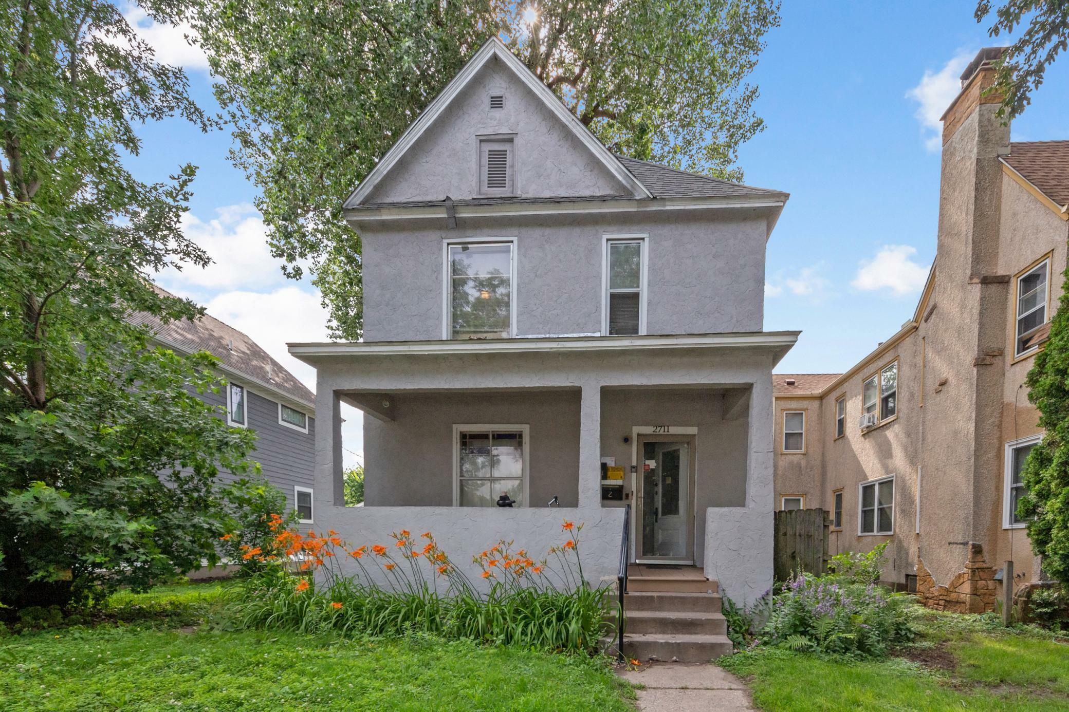 Property Photo:  2711 Oliver Avenue N  MN 55411 