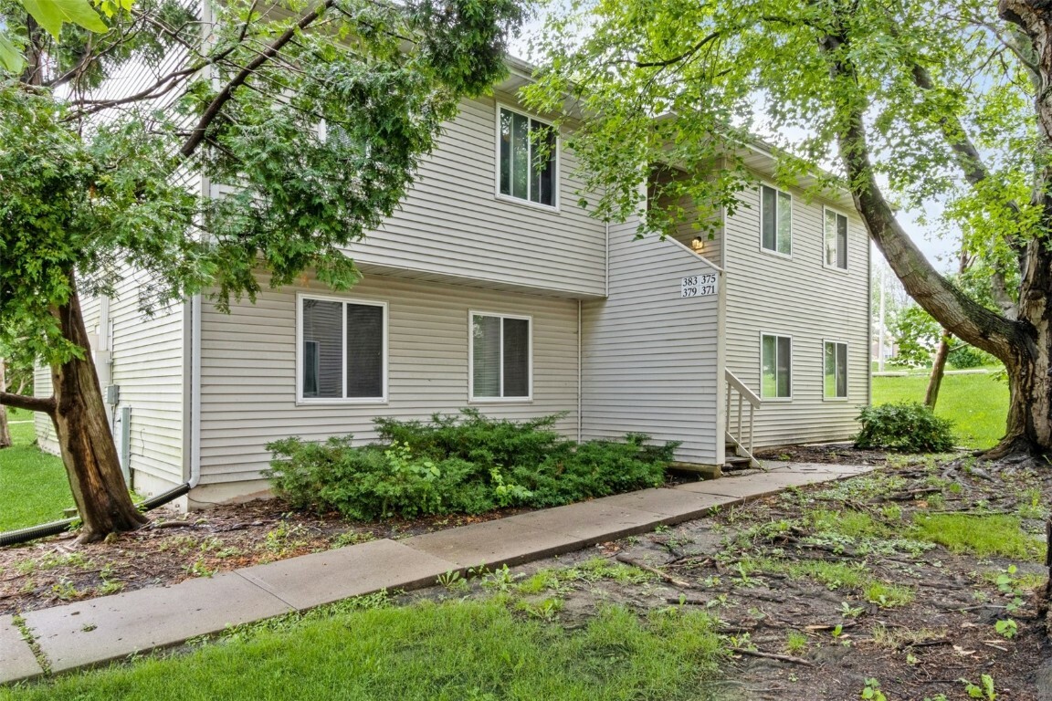 Property Photo:  379 Willowind Place  IA 52246 