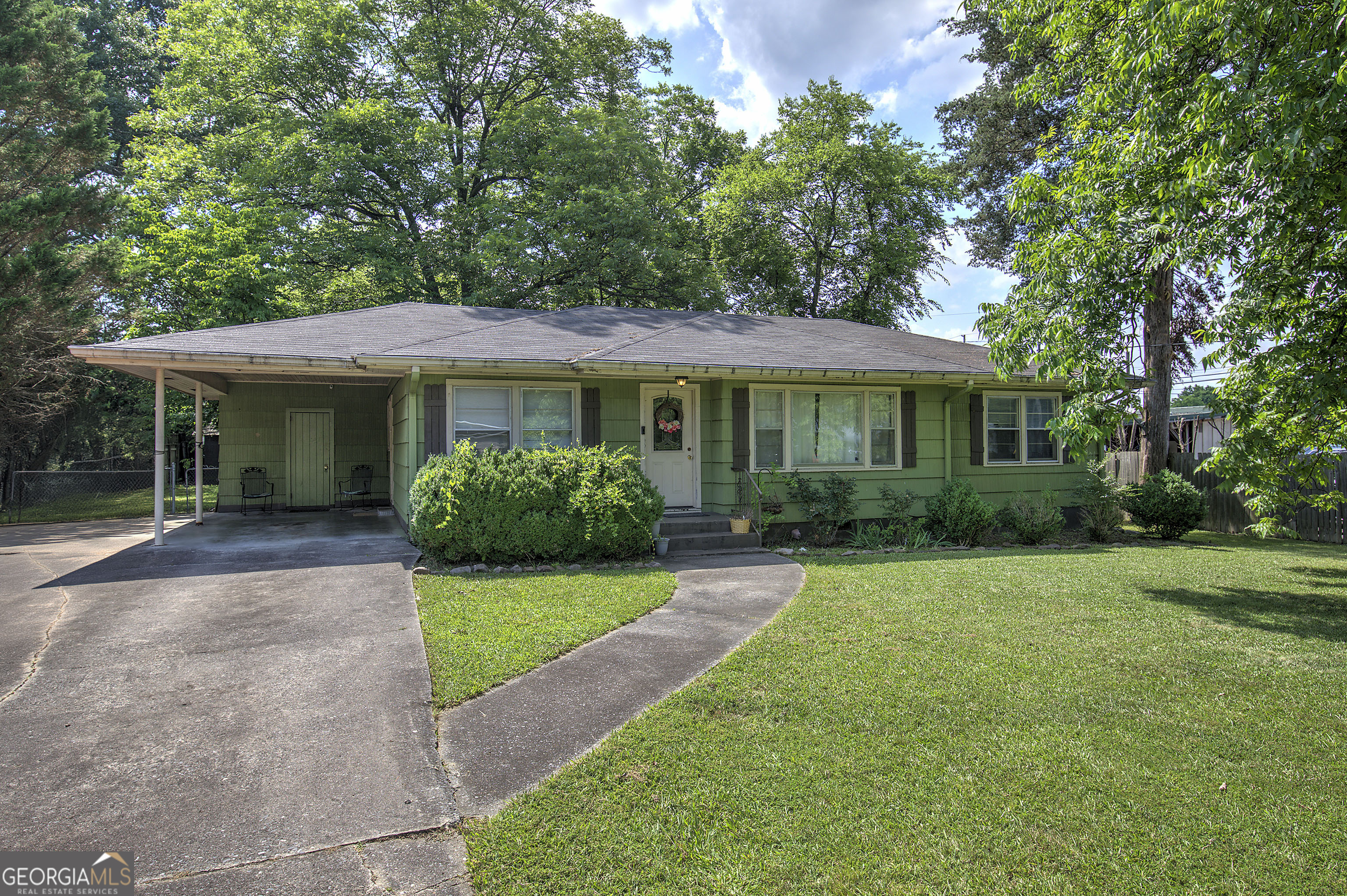 Property Photo:  4 Rosewood Road SW  GA 30165 