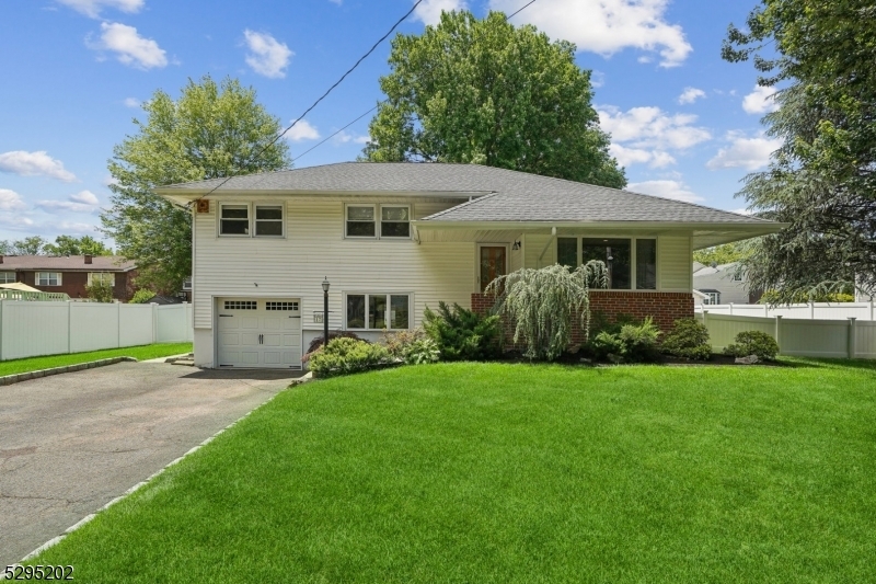 17 Lynn Dr  Springfield Twp. NJ 07081 photo