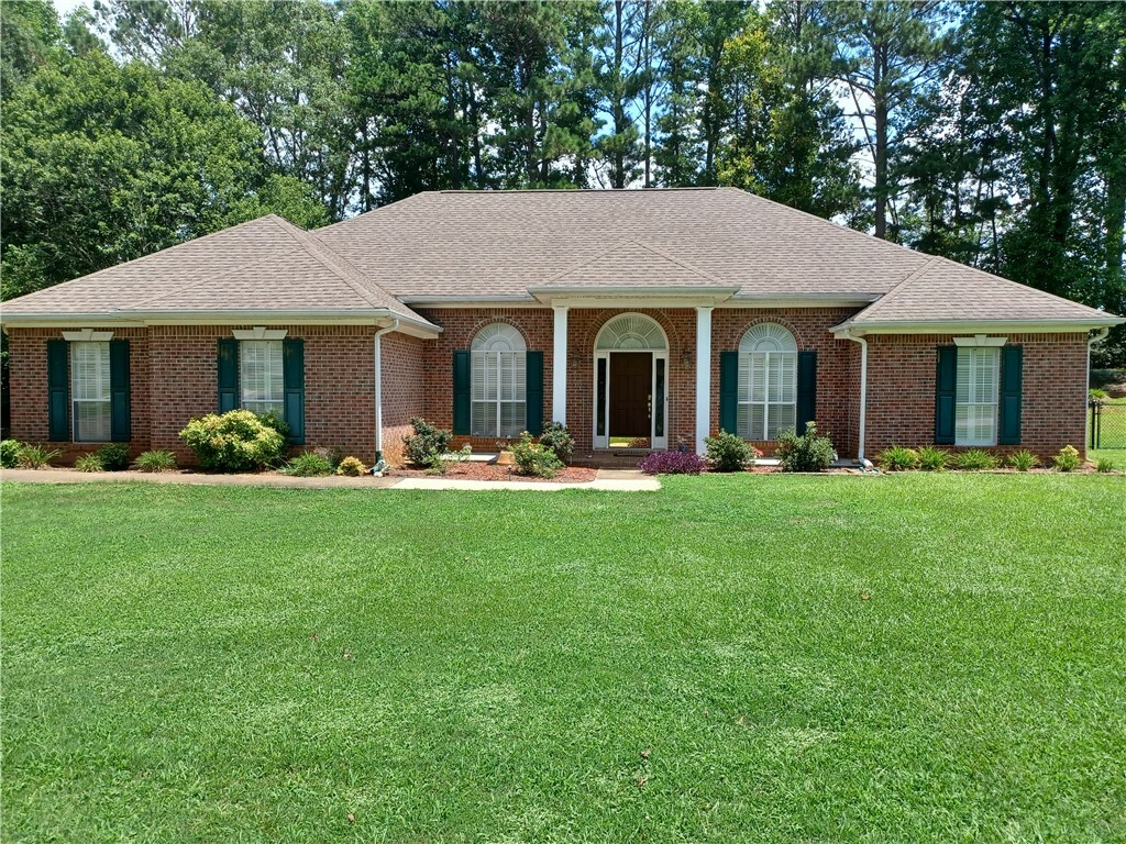 Property Photo:  1102 Kildare Lane  AL 36854 