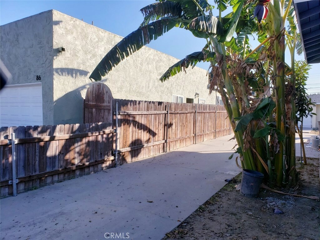 Property Photo:  88 W 49th Street  CA 90805 