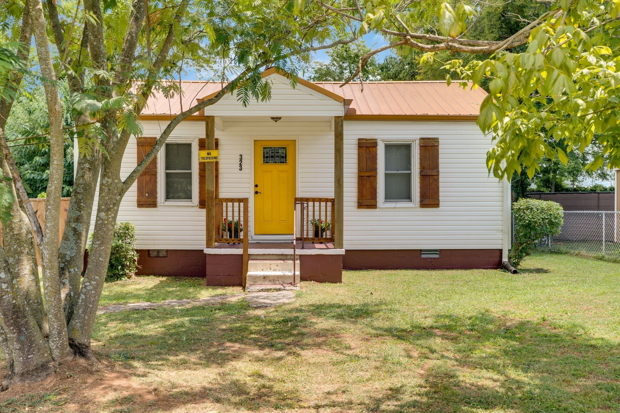 Property Photo:  323 Kenslo Ave  TN 37129 