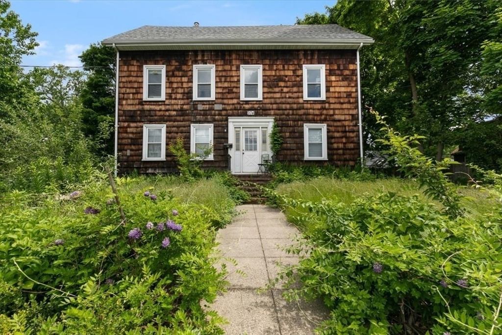 Property Photo:  204 Elliott St  MA 01923 