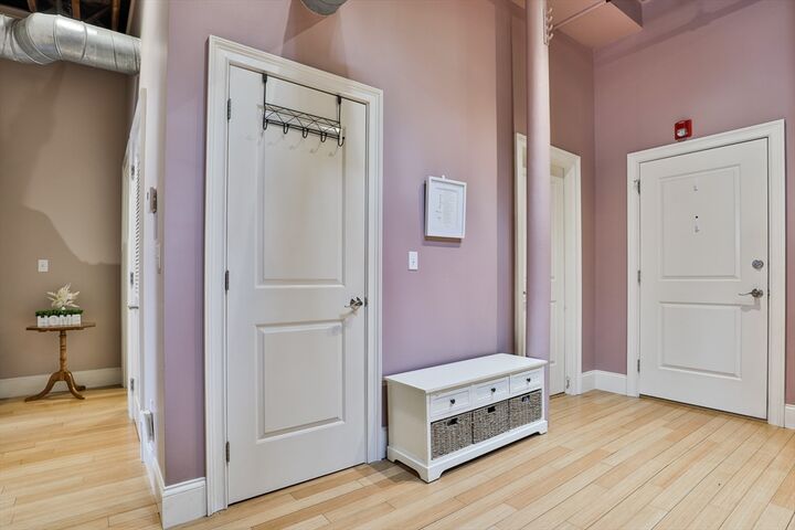 Property Photo:  61 Market Street 4D  MA 01852 