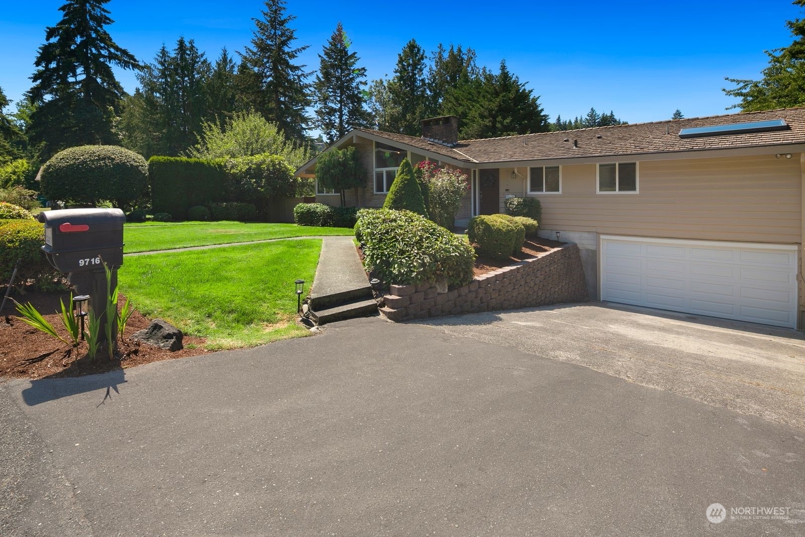 Property Photo:  9716 Mercerwood Drive  WA 98040 