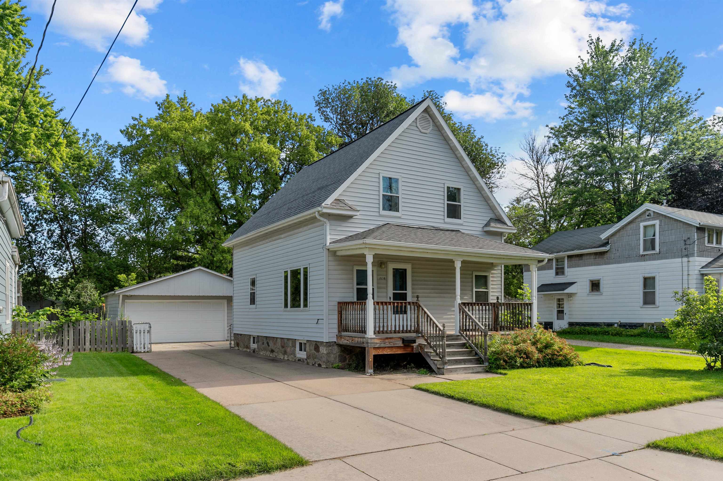 Property Photo:  1038 W 5th Street  WI 54914 