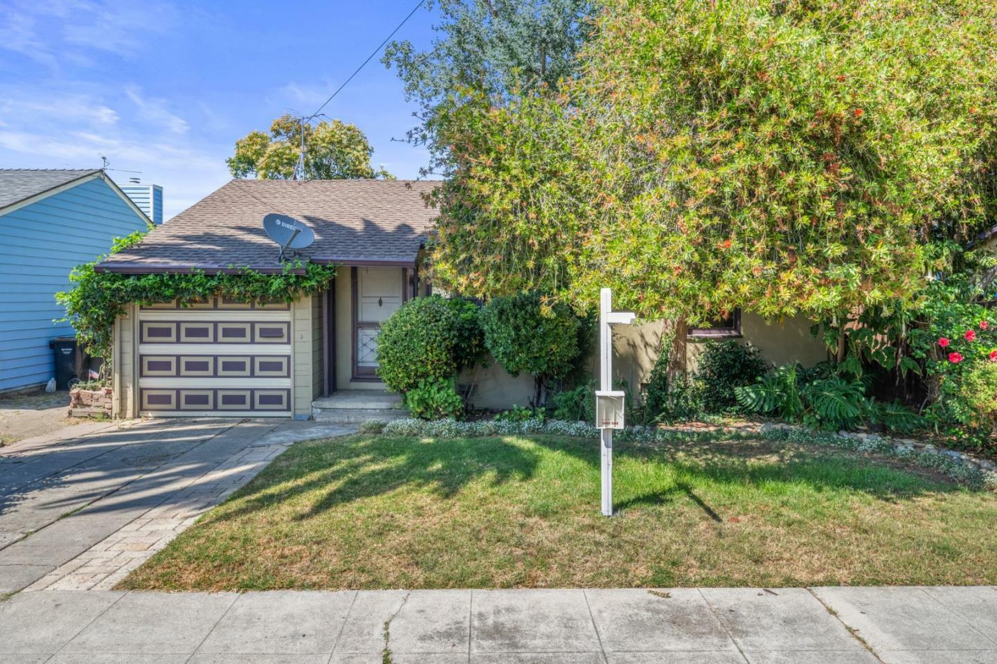 Property Photo:  879 Dwight Avenue  CA 94086 