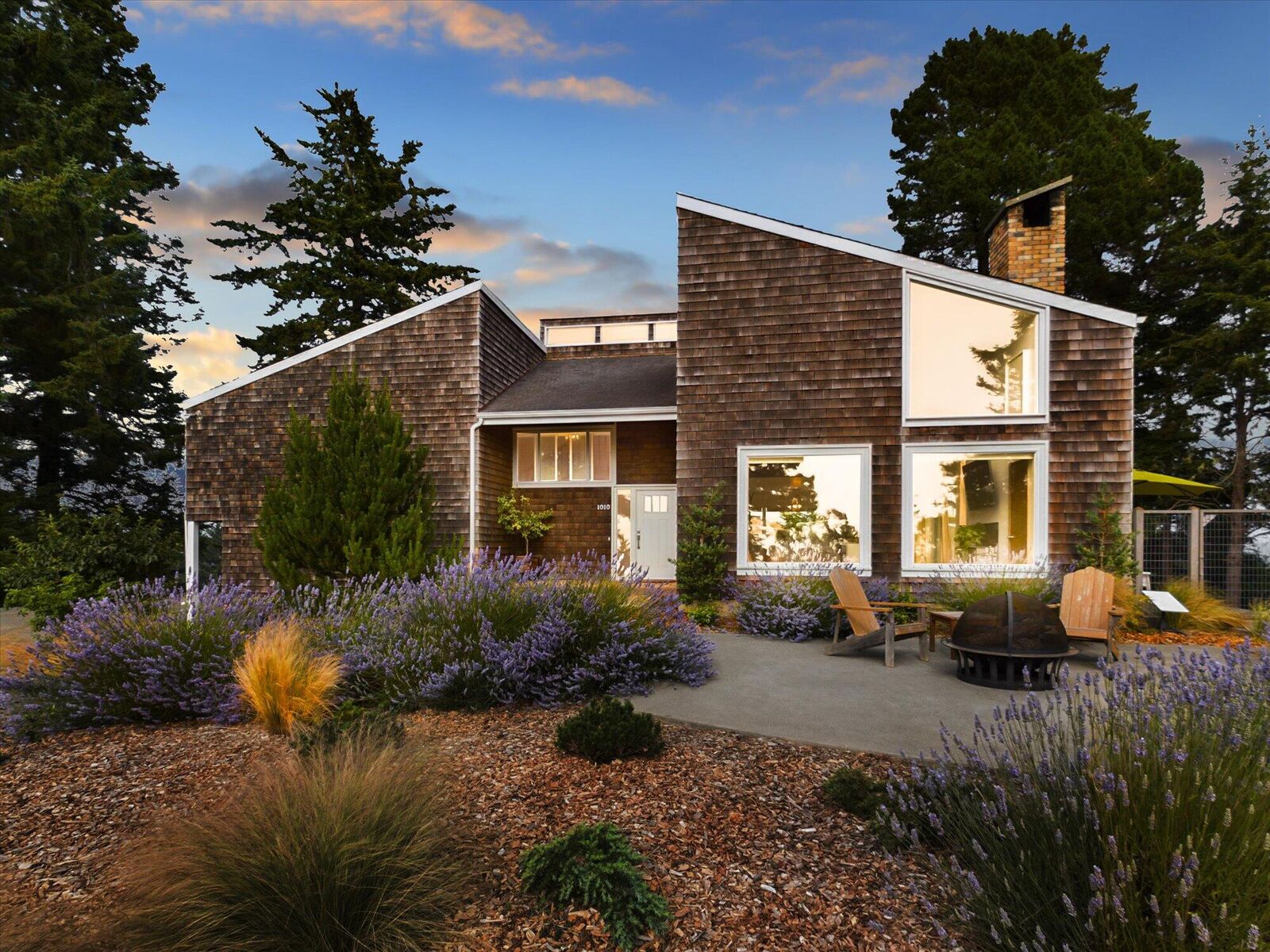 Property Photo:  1010 Hilltop Lane  CA 95519 