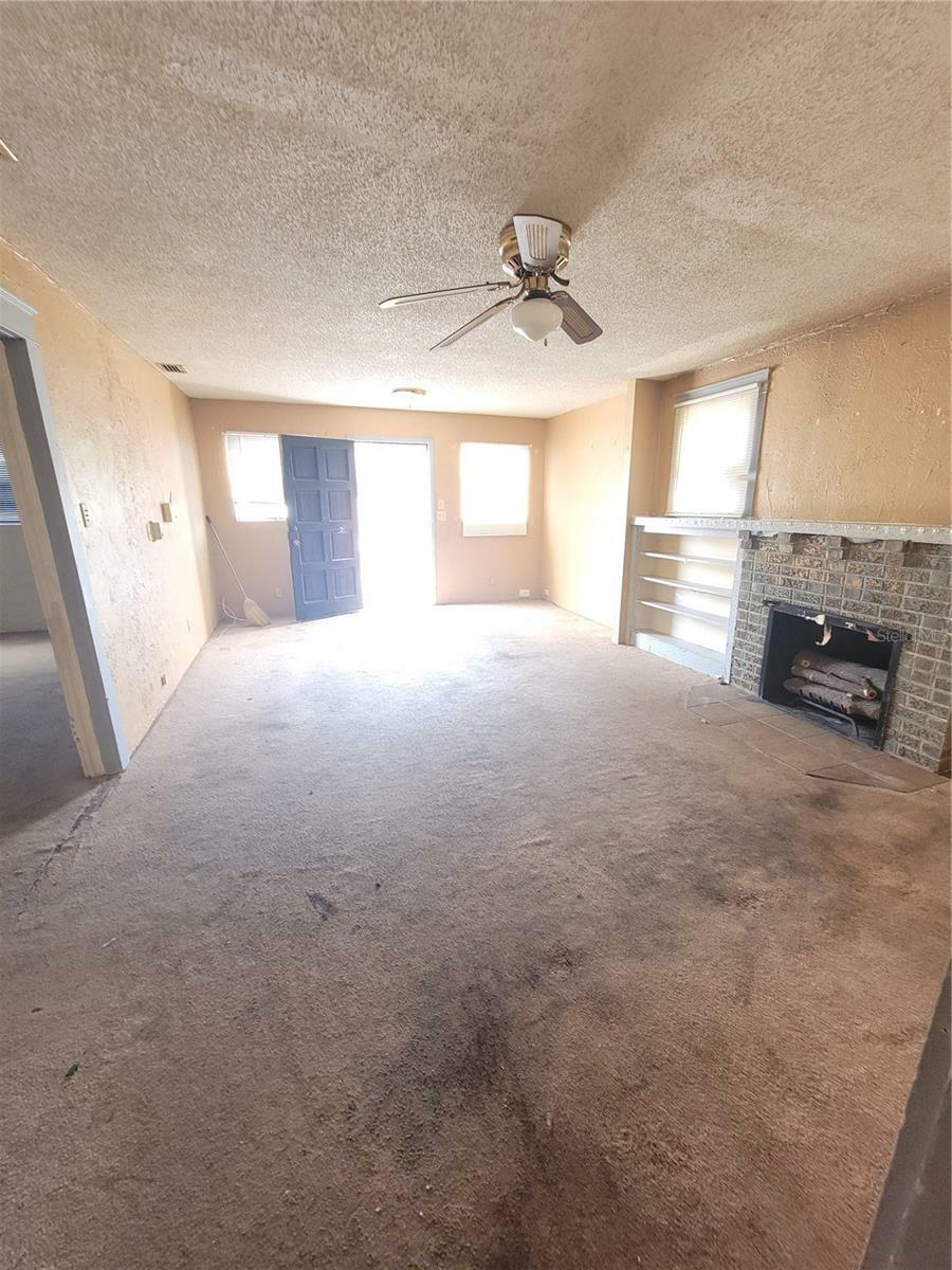 Property Photo: 8004 N Klondyke St FL 33604