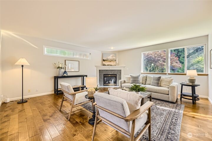 Property Photo:  827 176th Place SW  WA 98037 