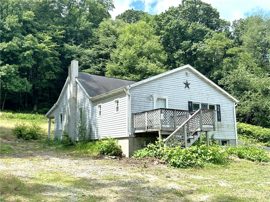 Property Photo:  947 Solomon Temple Road  PA 15650 