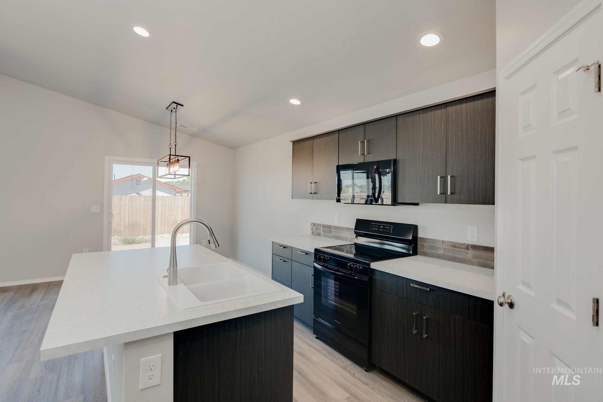 Property Photo:  1077 Quartzite Ave  ID 83644 