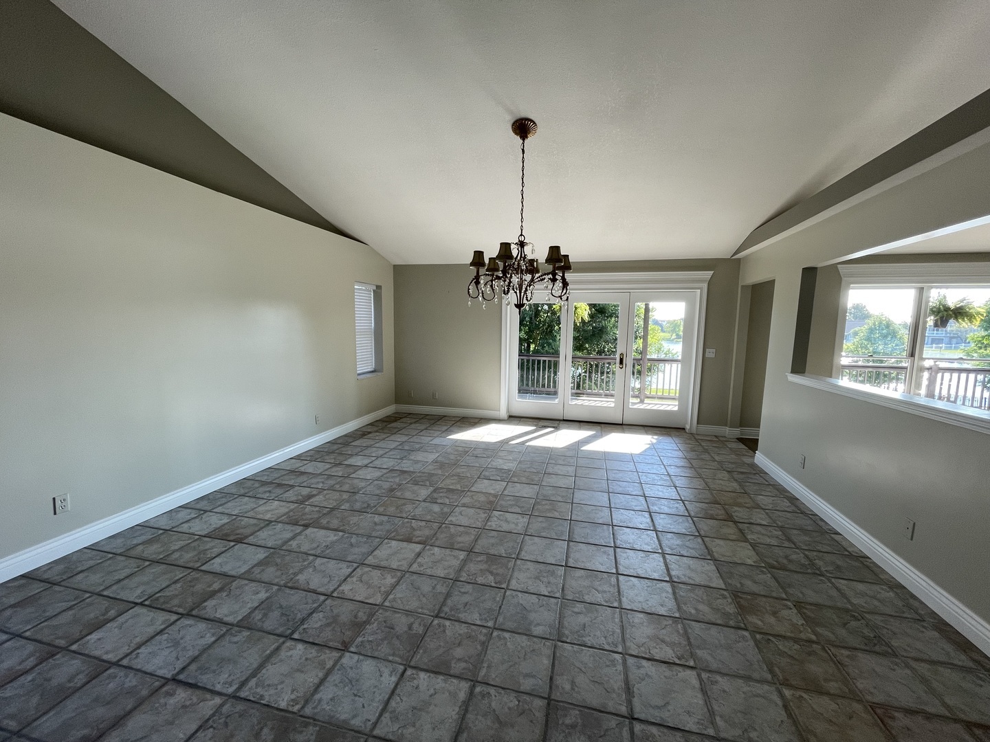 Property Photo:  408 Beringer Circle  IL 61802 