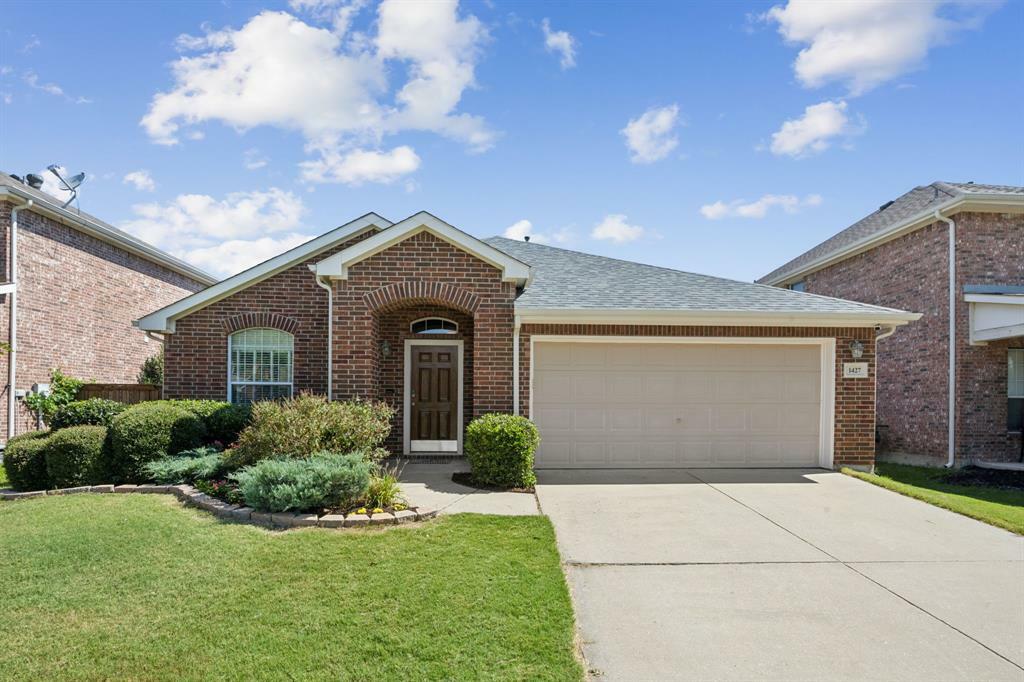 Property Photo:  1427 Sparrow Drive  TX 75068 