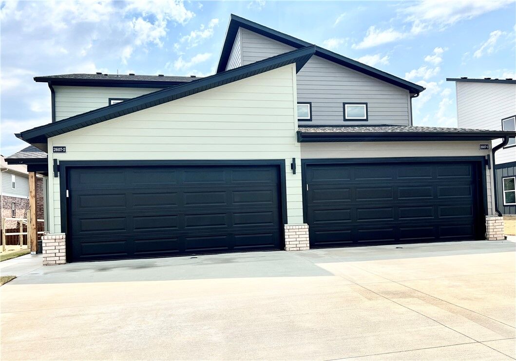 Property Photo:  2607 - Unit 2 Loften Street  AR 72713 