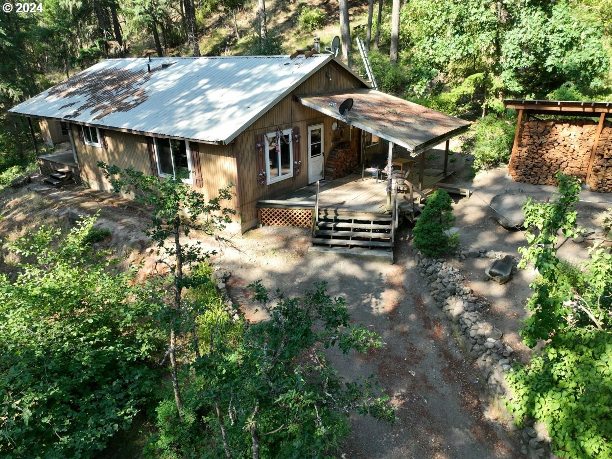 Property Photo:  3475 Mosier Creek Rd  OR 97040 