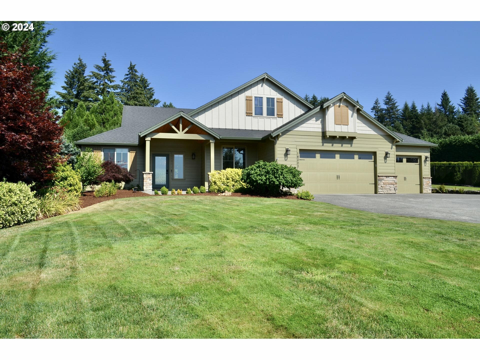 Property Photo:  16303 NE 185th Ct  WA 98606 