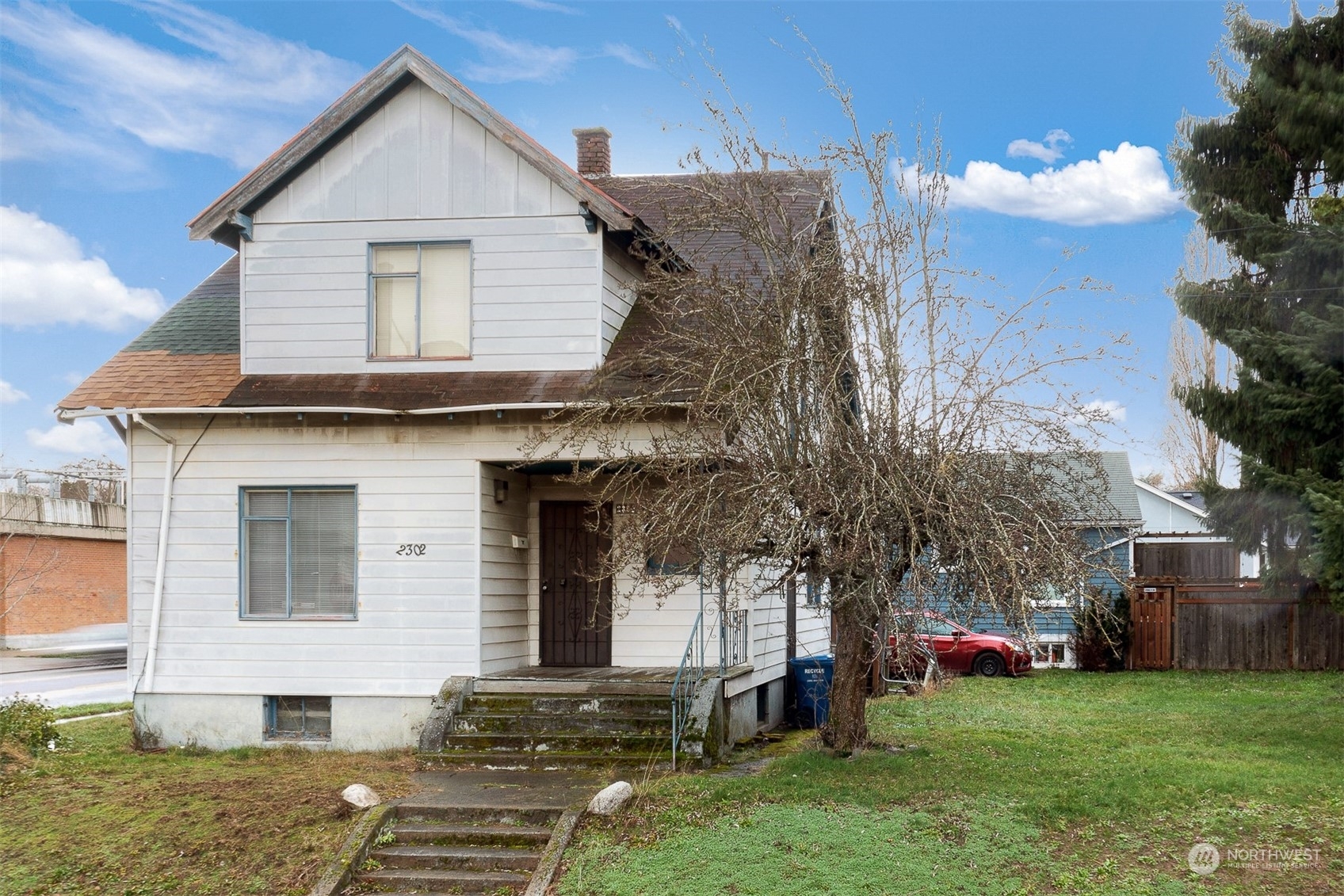 Property Photo:  2302 E Pike Street  WA 98122 