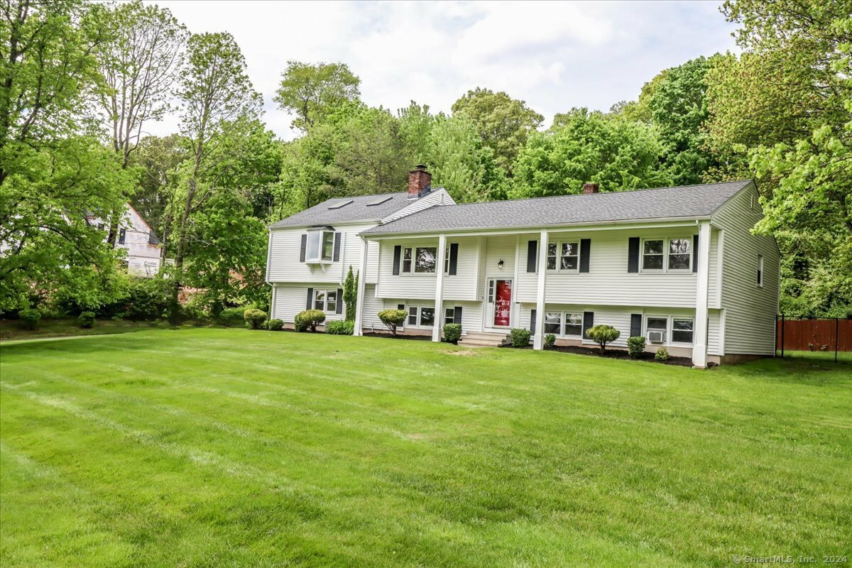 Property Photo:  47 Upper State Street  CT 06473 