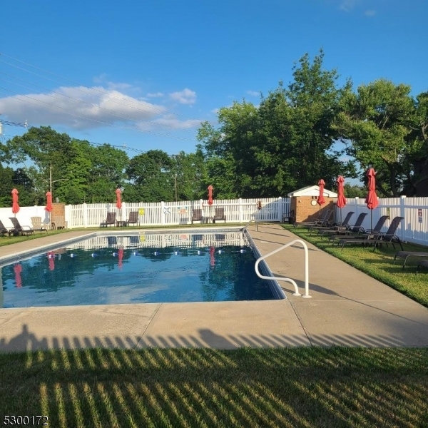 Property Photo: 565 Grove St F-4 NJ 07013