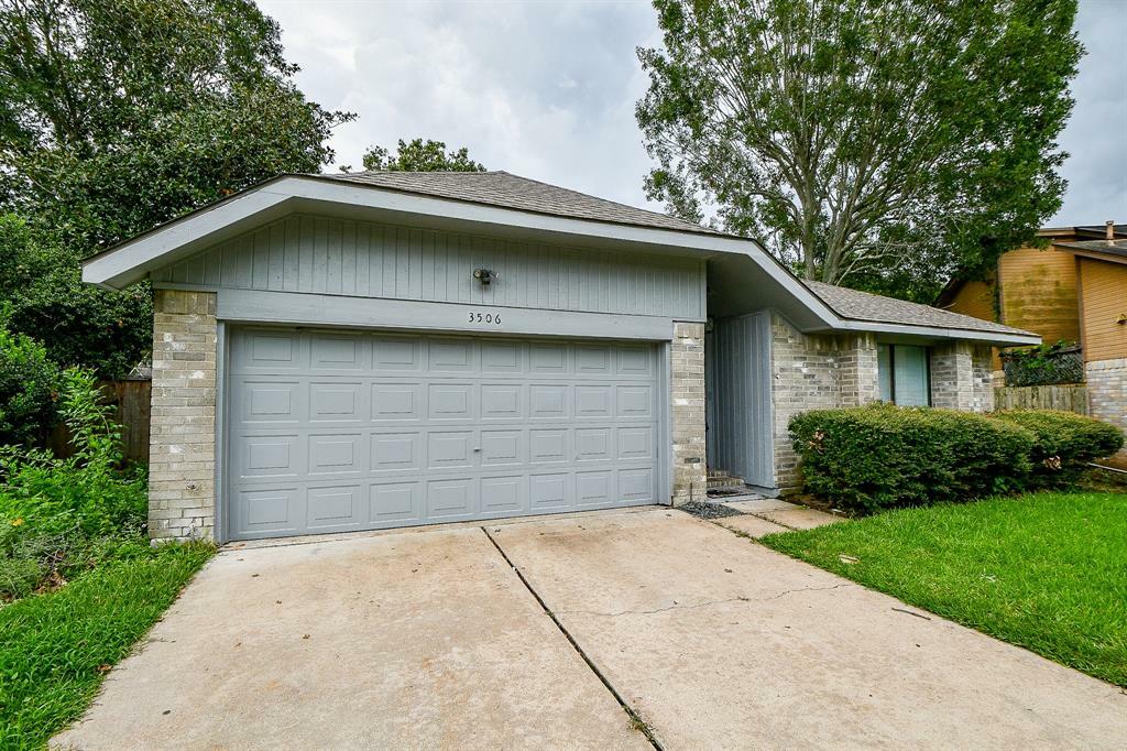 Property Photo:  3506 Courtshire Lane  TX 77478 