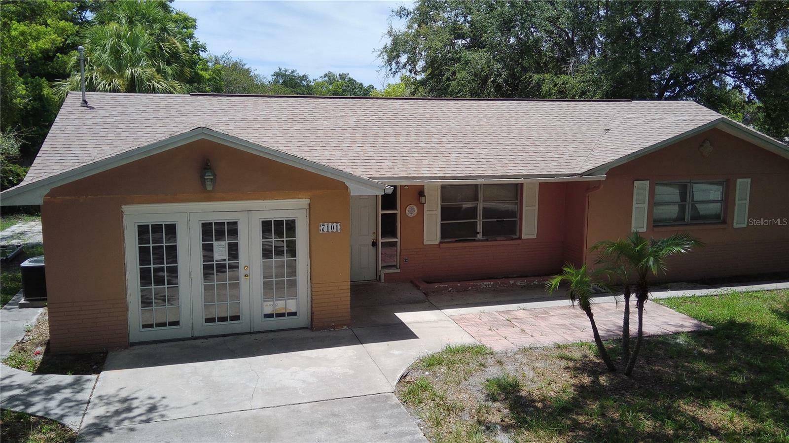 Property Photo: 7101 Green Street FL 34652