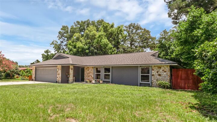 Property Photo:  925 Oak Drive  FL 32714 