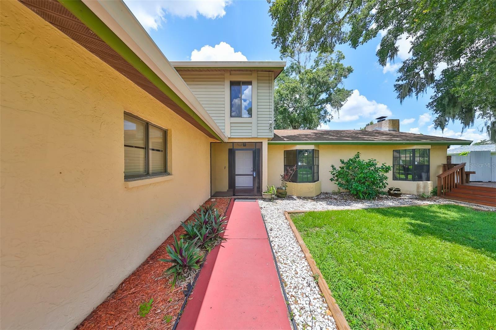 Property Photo:  1606 Alder Way  FL 33510 