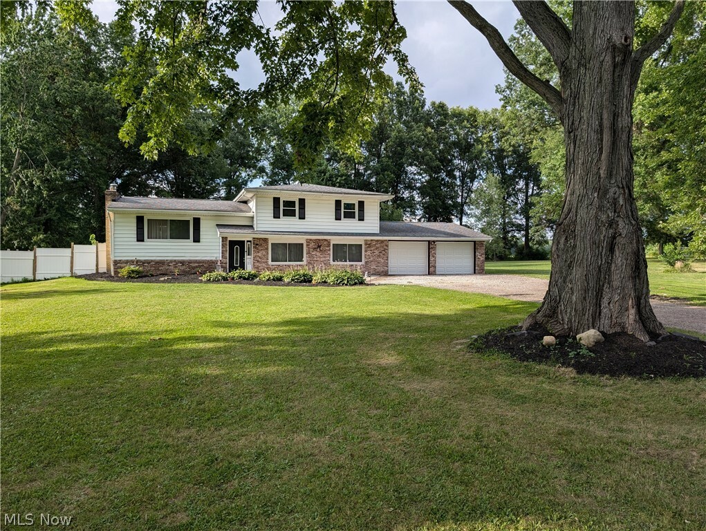 Property Photo:  2930 Mellgren Drive SW  OH 44481 